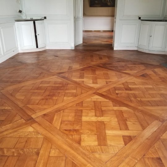 parquet-restauré-ancien-chateau-en-mayenne-bichot-menuiserie