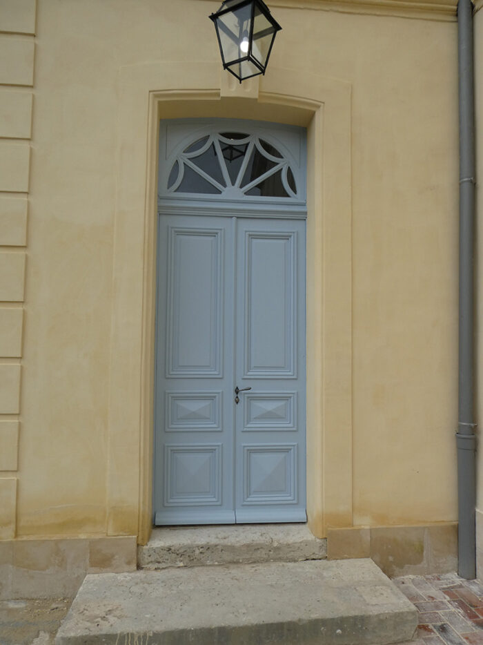 porte principale restaurée